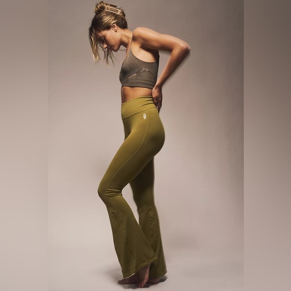 Free People Good Karma Flare Leggings Dusted Military XS/S $98 - Picture 3 of 5